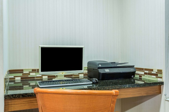 Business Center 27 of 27