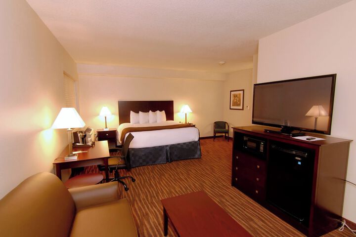 Room 34 of 104