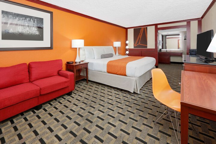 Room 34 of 41