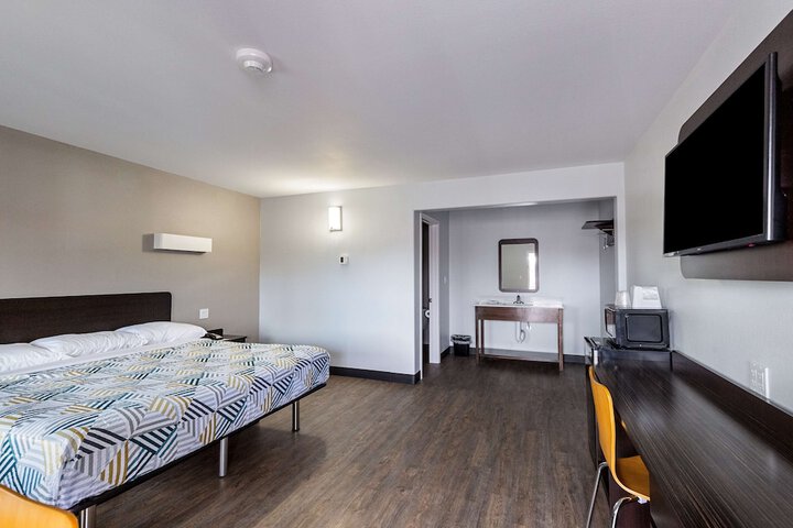 Room 29 of 34