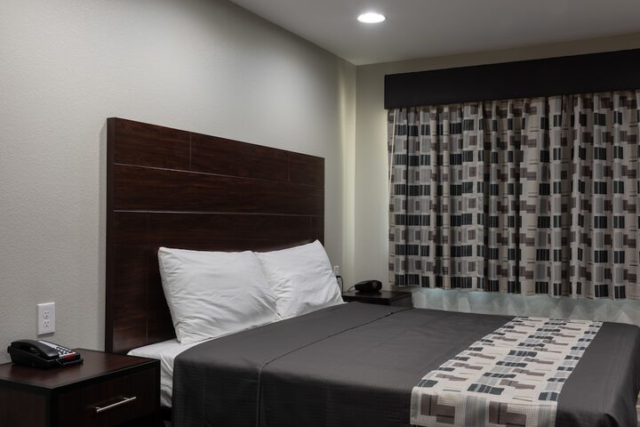 Room 15 of 32