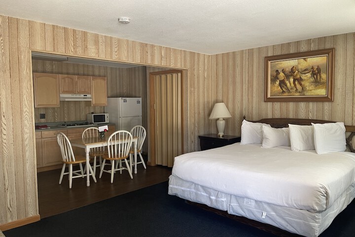 Room 35 of 48