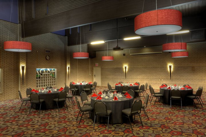Ballroom/Hall 21 of 26
