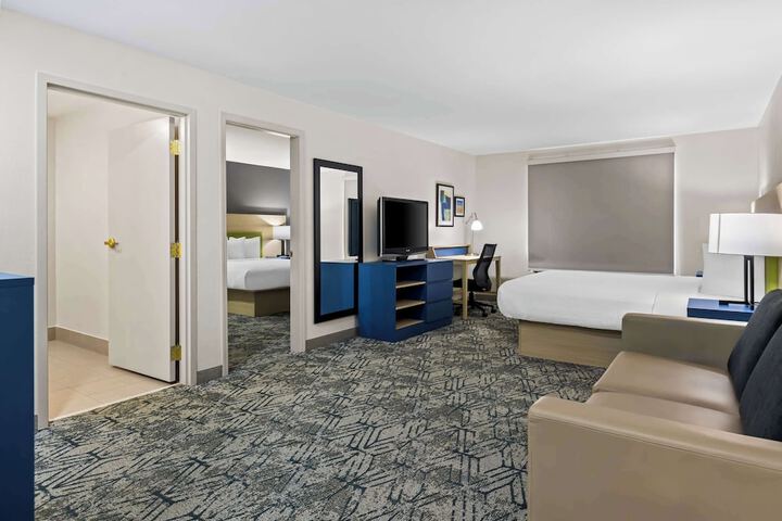 Country Inn & Suites by Radisson Savannah I-95 North, GA