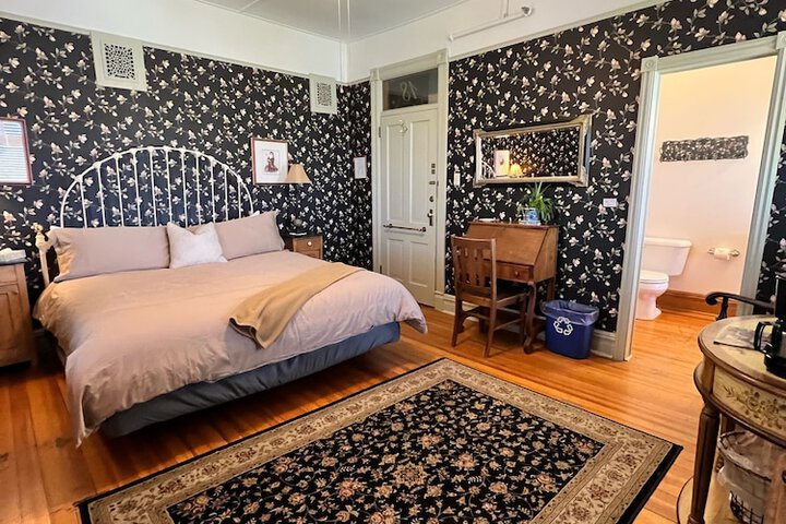 Room 27 of 80