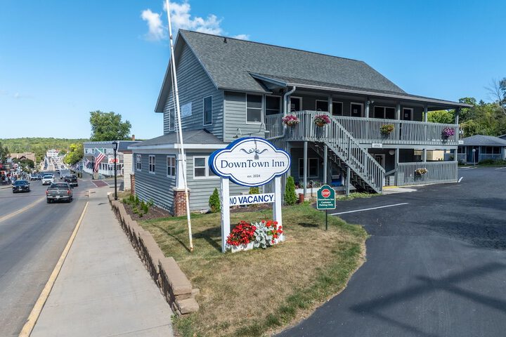 DownTown Inn