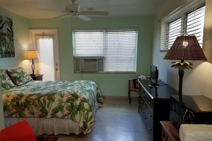 Room 82 of 218