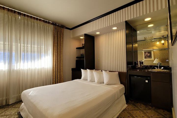 Room 92 of 104