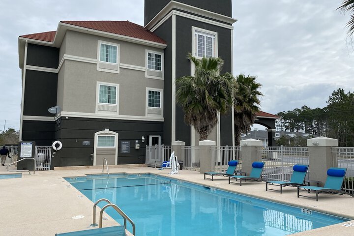 Pool 8 of 32