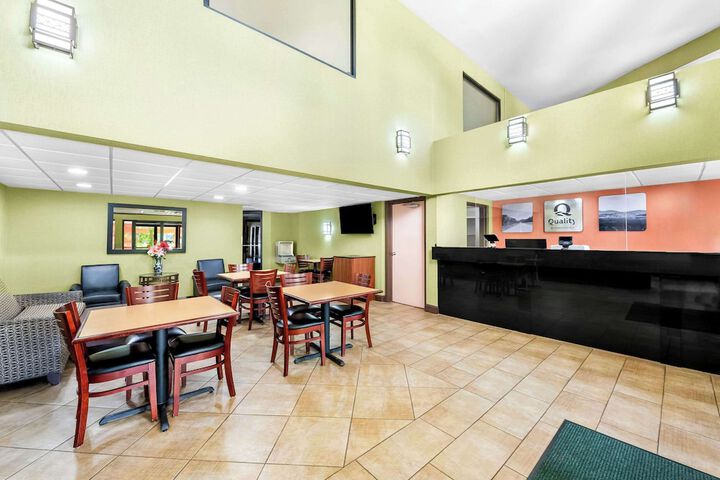 Hotel Interior 10 of 36