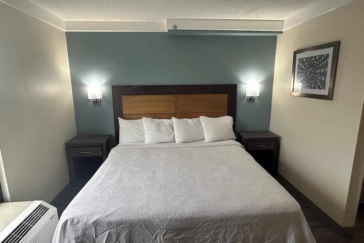 Room 22 of 38