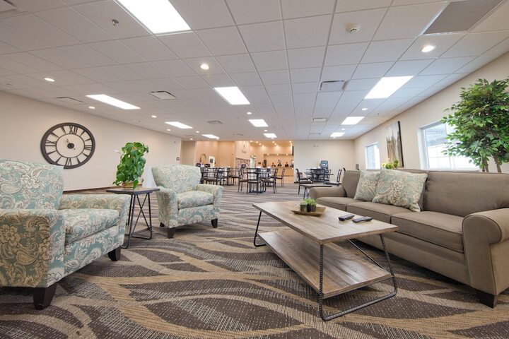 Lounge 50 of 62