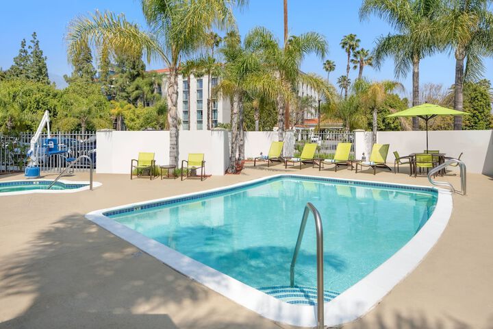 Pool 4 of 33