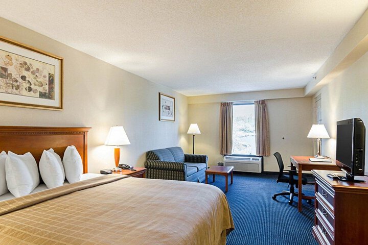 Room 12 of 30