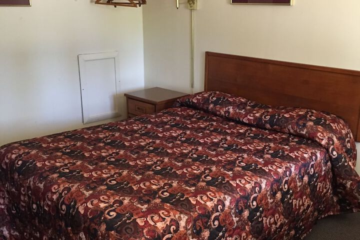 Room 17 of 24