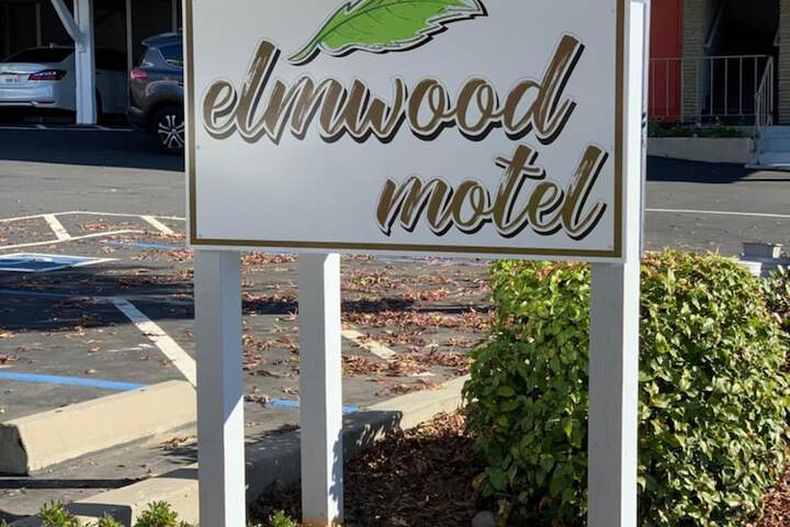 Elmwood Motel