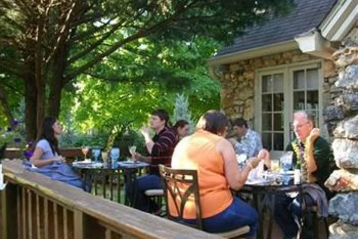 Dining 42 of 55