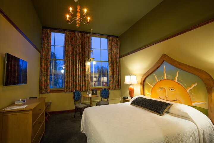 Room 28 of 53