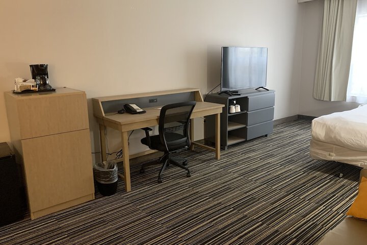 Room 13 of 23