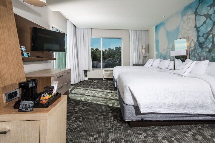 Room 10 of 38