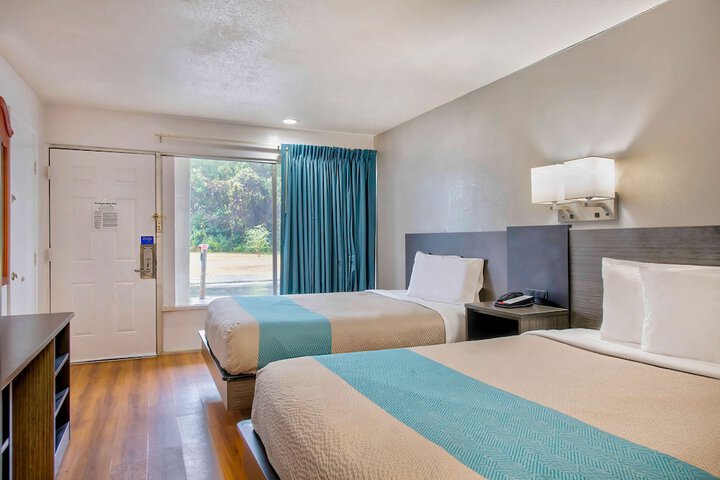 Room 9 of 27