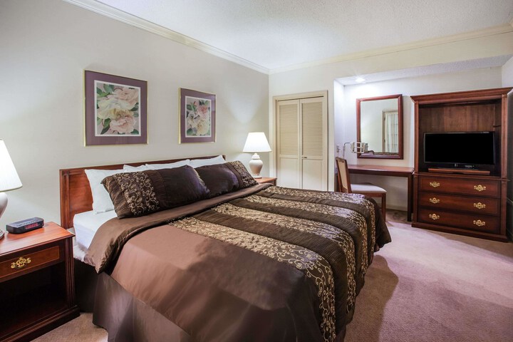 Days Inn by Wyndham Midland