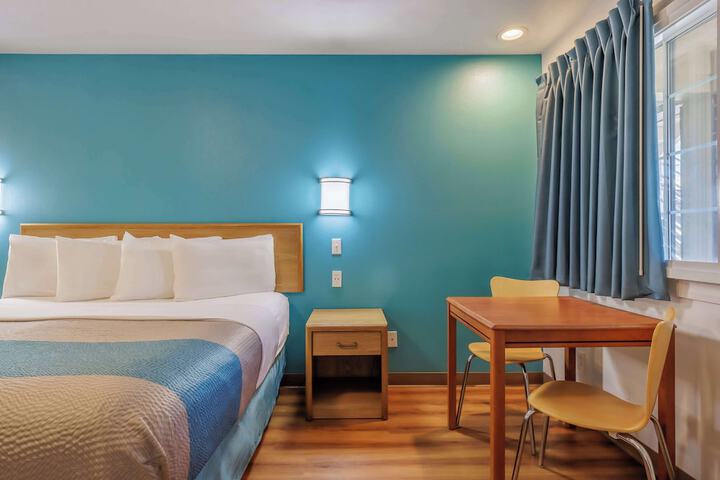 Room 16 of 26