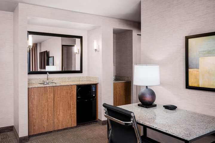 Eastgate Hotel BW Signature Collection