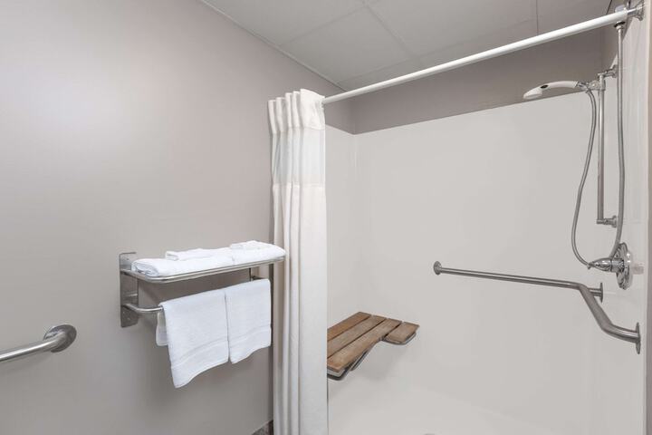 Super 8 by Wyndham Carroll / East