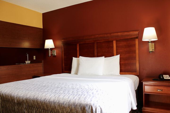 Room 32 of 43