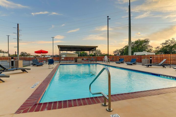 Pool 6 of 52