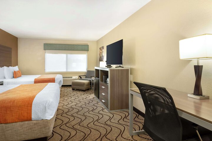 Room 14 of 36