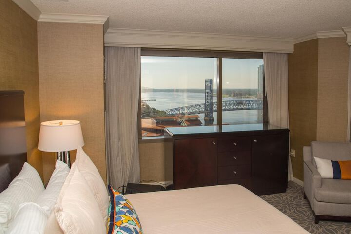 Room 22 of 40