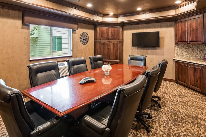Best Western Plus Flathead Lake Inn & Suites