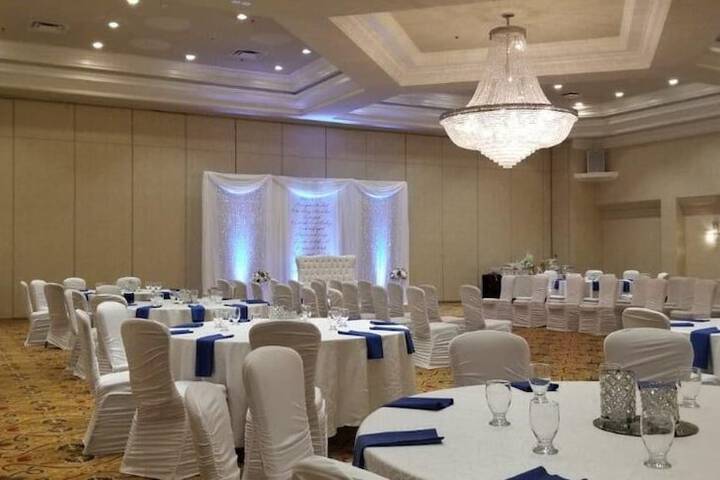 Ballroom/Hall 23 of 25