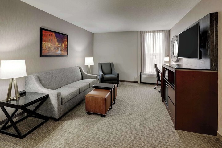 Room 10 of 66