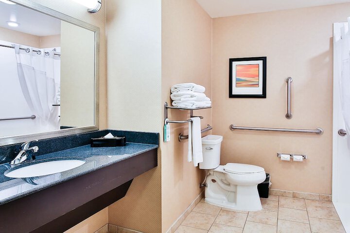 Holiday Inn Bismarck by IHG