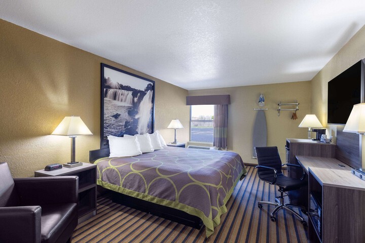 Room 18 of 31