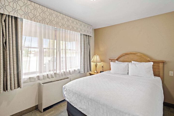 Room 32 of 89