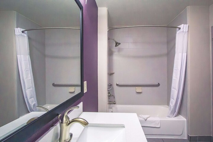 Room 33 of 78