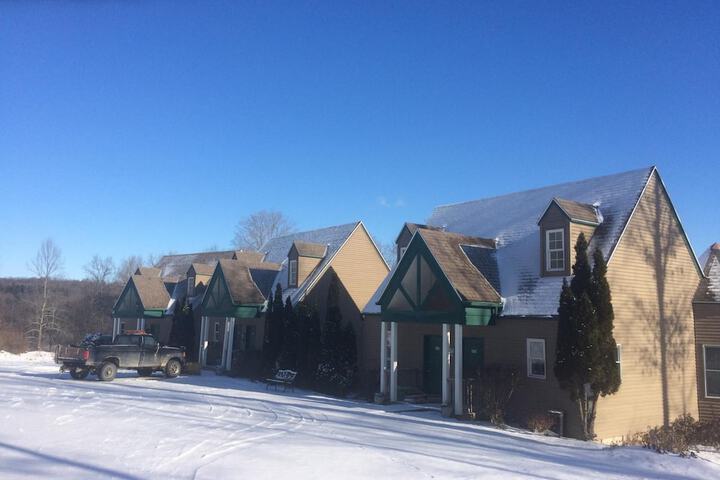 Spruce Hill Inn and Cottages
