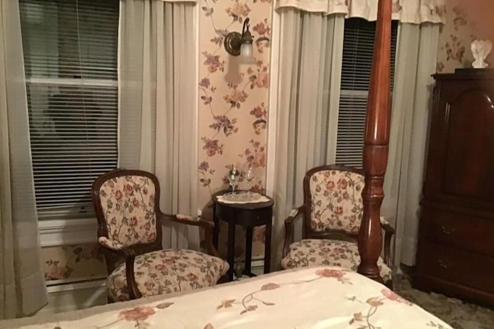 Room 64 of 76