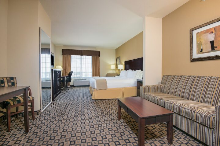 Holiday Inn Express Hotel & Suites Clovis by IHG