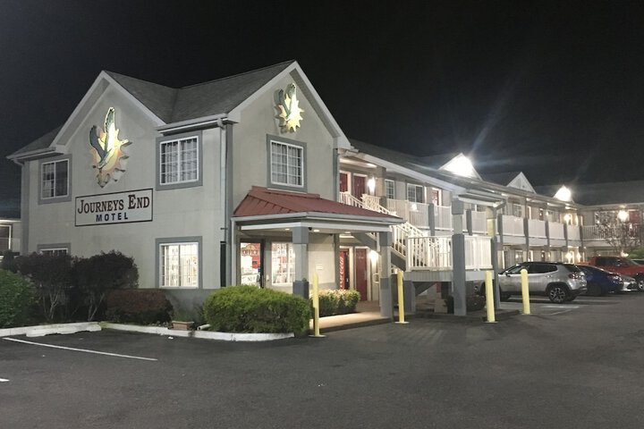 Hotel 2 of 51