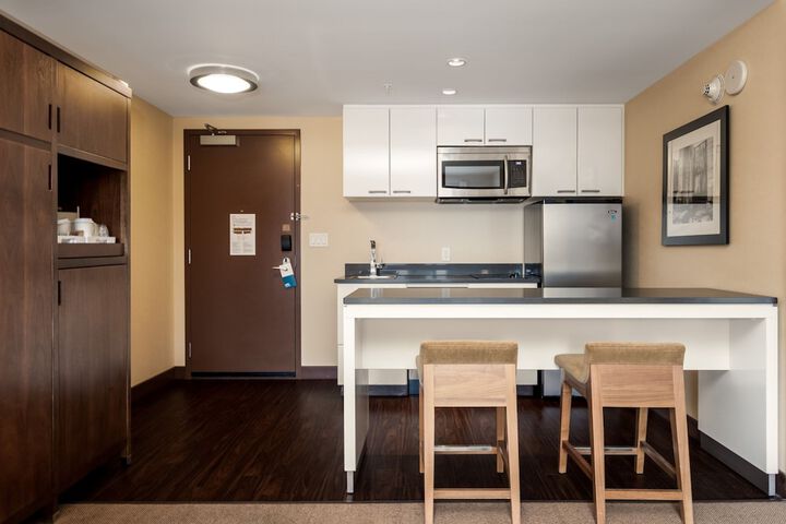 Four Points by Sheraton Kelowna Airport