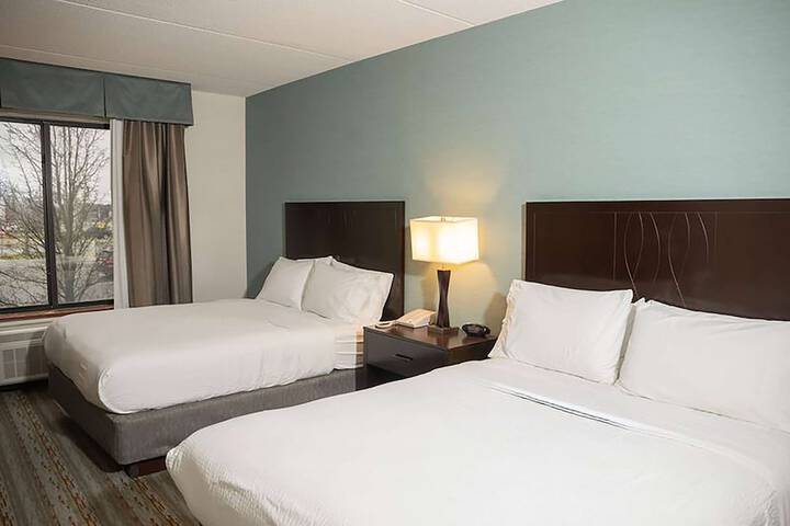 Room 10 of 25