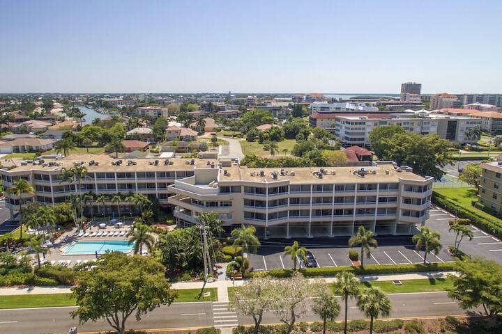 Marco Beach Vacation Suites