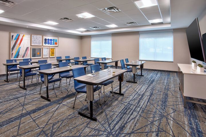 Holiday Inn Express & Suites Kingston Central by IHG