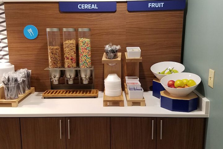 Holiday Inn Express Hotel and Suites Kingsport by IHG