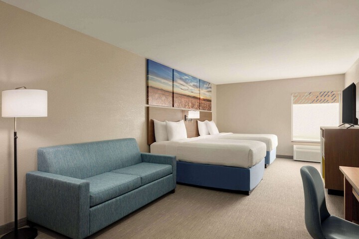 Room 14 of 38
